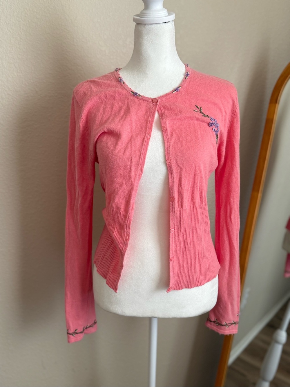 🧚‍♀️Fairycore Y2K🧚‍♀️Rare Unique Pink Embroidered Beaded Floral Cardigan